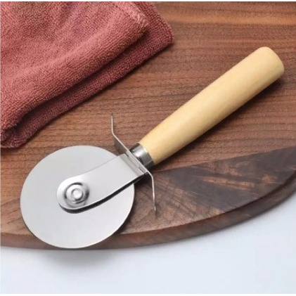 Pisau Cutter Pizza Gagang Kayu Pisau Pemotong Pizza Bentuk Roda Stainless Steel Pemotong Serbaguna