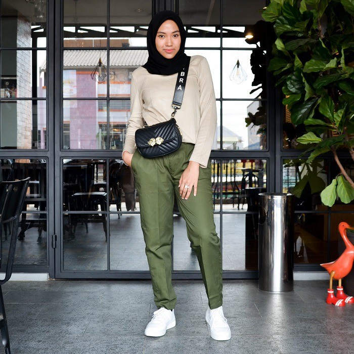 Atasan Yang Cocok Untuk Celana Baggy Pants Warna Army  