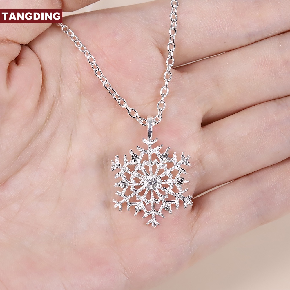 【COD Tangding】Lady Crystal Snowflake Zircon Flower Christmas Necklaces Pendants Jewelry for Women Sweater Necklace