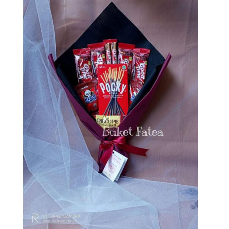 

BISA COD Bucket snack merah buket jajan buket fatea buket wisuda HANYA BUKET TANPA BUNGA