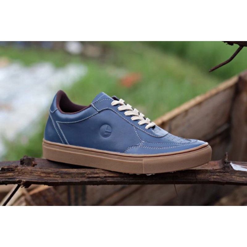 sepatu pria sneakers tali kulit sapi asli