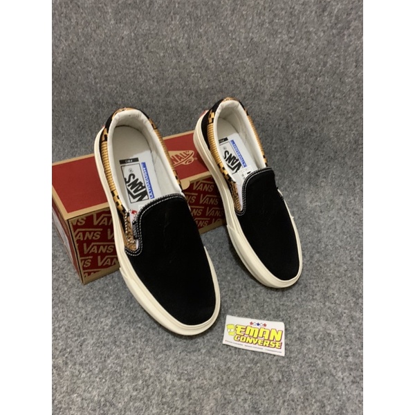 SEPATU V4ns Slip On Steadmen Fish Tuna Kualitas Premium / V4ns slip On OG Black white premium Original