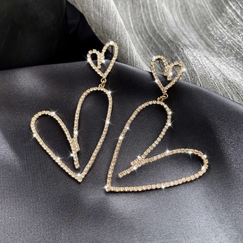 Anting Tusuk Gantung Desain Hati Hias Kristal / Berlian Imitasi Berkilau Untuk Wanita