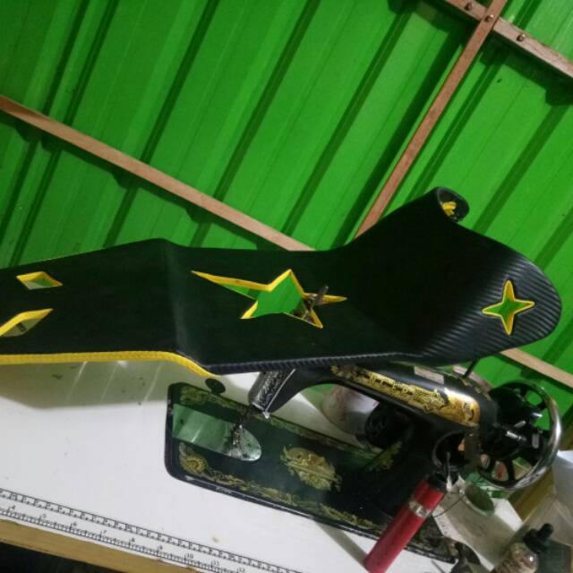 JOK MOTOR VIXION NEW MODIFIKIS SLIM LUBANG BAHAN LAGUNA VARIASI KUNING
