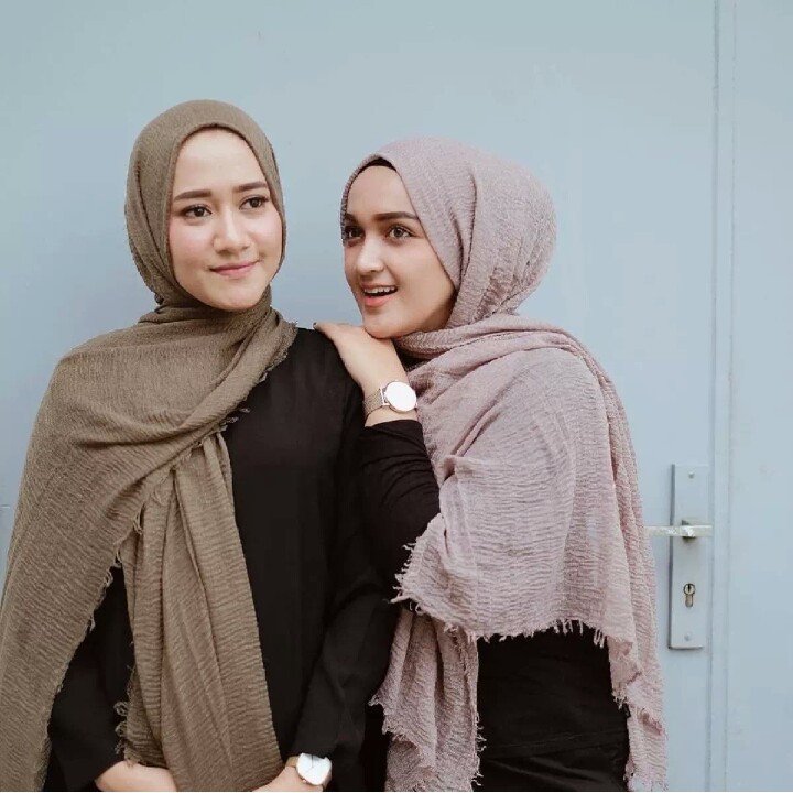 HIJAB JILBAB KERUDUNG PASHMINA CRINKLE POLOS MURAH / PASMINA CRINKLE COTTON