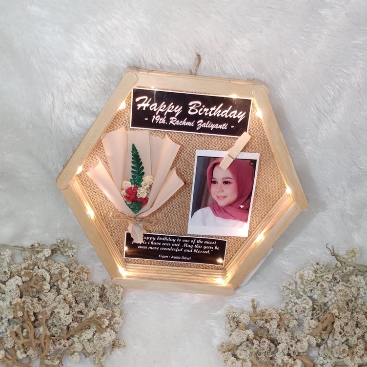 HEXA FRAME Part 2 . Kado Unik Ulang Tahun Kado Wisuda Anniversary Wedding Bunga Kering Hiasan Dinding-1