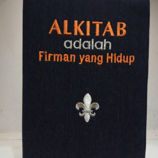 

Sampul Alkitab Sedang Bahan Jeans