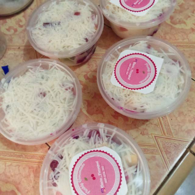

Salad buah yogurt