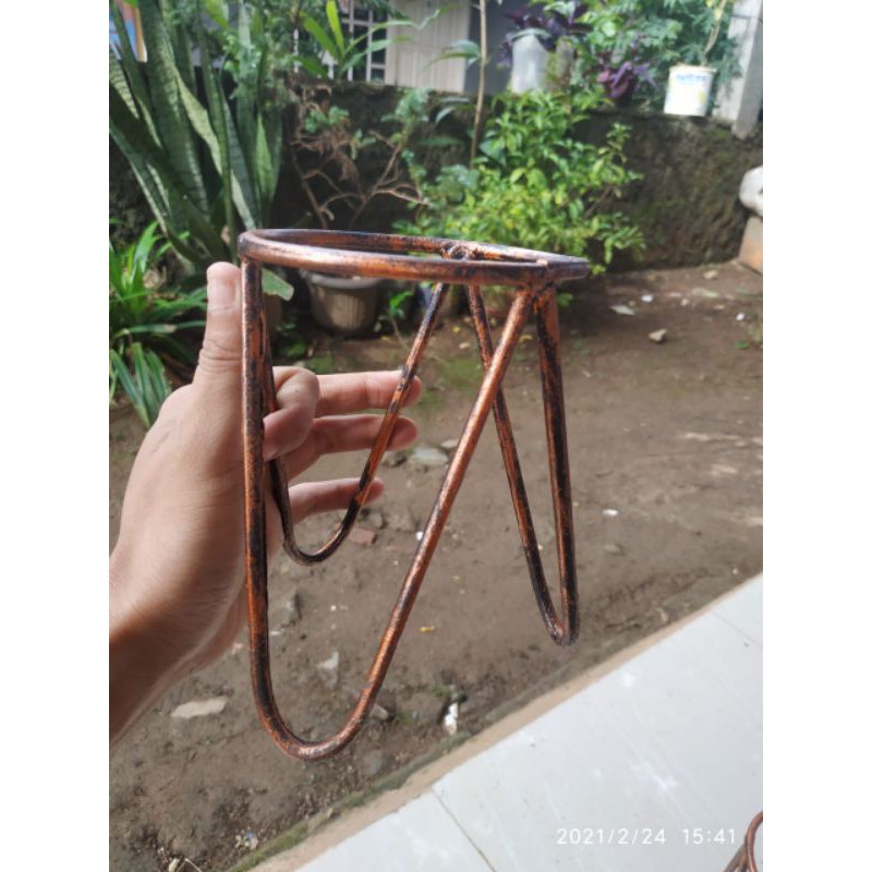 Bergaransi/Dudukan Pot Standing Minimalis / Tatakan Pot Besi / Tatakan Pot Bunga / Tatakan Pot Sukul