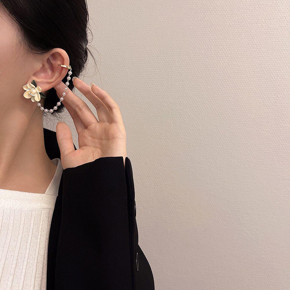 Mxbeauty Anting Pejantan Mutiara Kepribadian Retro Pesta Camellia Temperamen Lady Korea Earrings