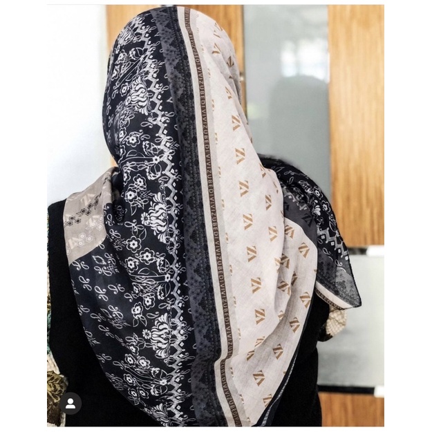 Nayara Scarf (preloved) by vivi zubedi