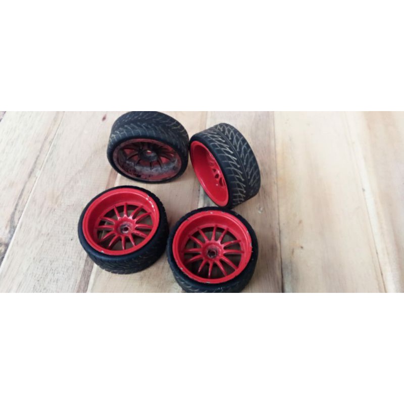 ban rc 1:10 bekas