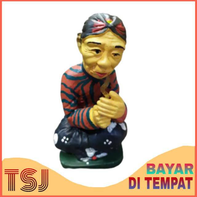 Pajangan Miniatur Pak Tua Bawa Keris Bahan Fiberglass