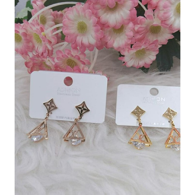 Fourfashion Anting Tusuk Titanium Motif Lv Batu Permata Cantik S209