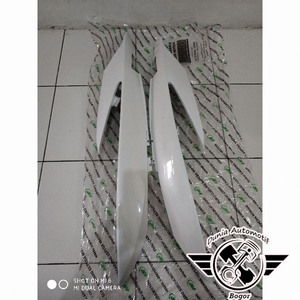 WIN - Cover Body Samping Vario 110 Karbu Warna Putih