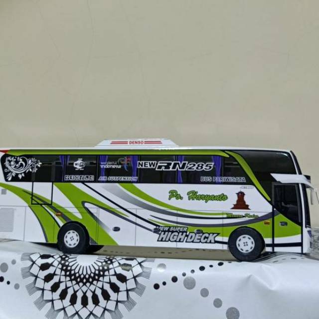 Miniatur Bus bis / mainan bus bis  Haryanto jb3