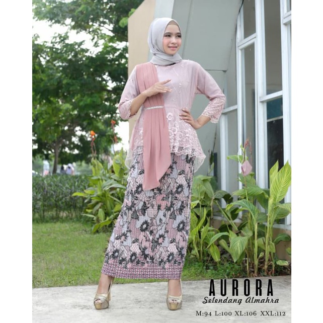 kebaya modern/kebaya wisuda/kebaya terbaru/kebaya lamaran