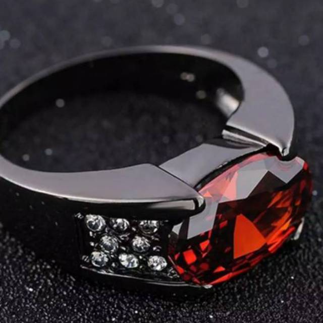 Cincin Pria Batu Akik Rubi Merah Mewah Black Platted Red Cubic Zirconia Simple Minimalis