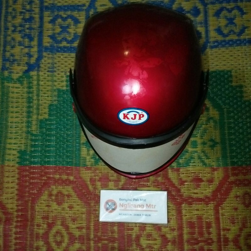 helm vintage jadul merk KJP tipe ratu warna merah polos