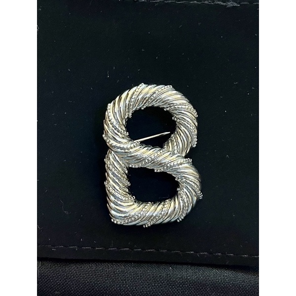 Preloved “Signature Swirled Brooch - Silver” (Buttonscarves)