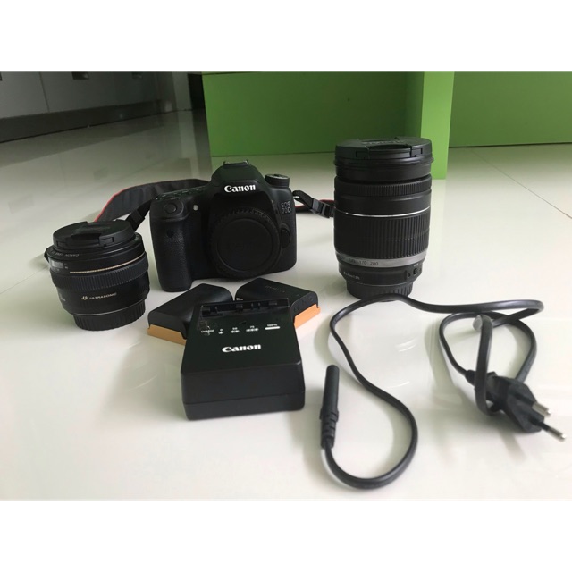 Kamera DSLR Canon EOS 70D Kit (18-200mm)