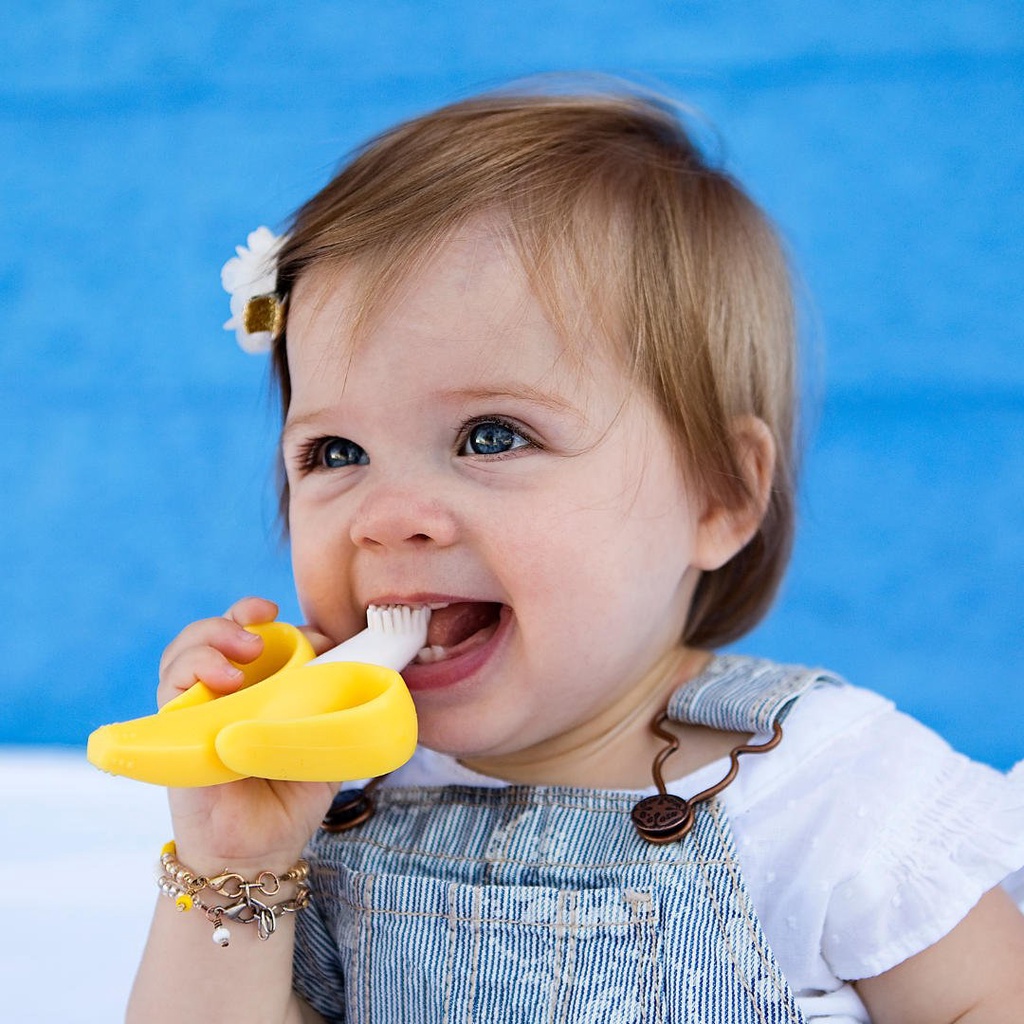 Baby Banana Toothbrush / Training Teether Tooth Brush for Infant, Baby, and Toddler / Sikat Gigi Bayi Silikon / Perawatan Mulut Bayi 12m+ (Tersedia varian warna)
