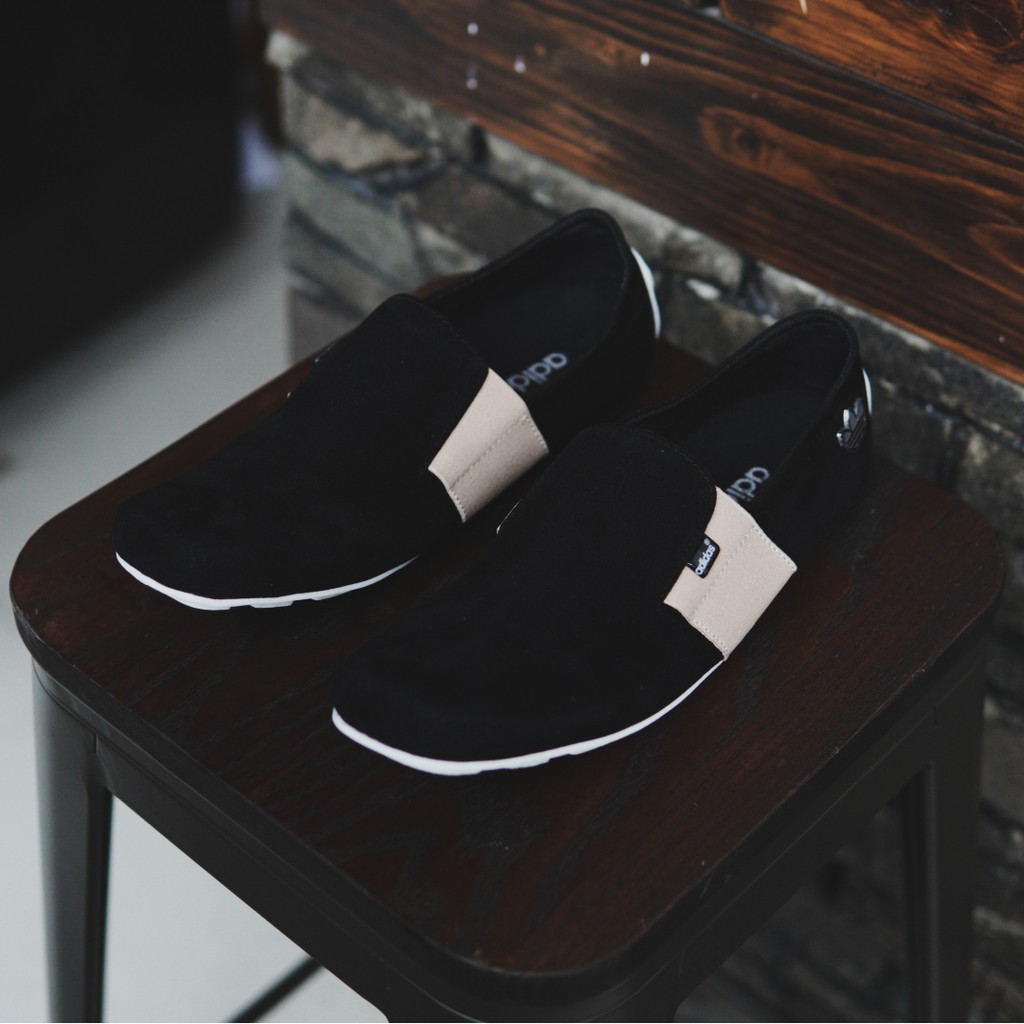 PROMO 11.11 SALE !!! Sepatu Pria Adidas Mocasin Asensio Hitam Slip On Suede Murah Santai Trendy