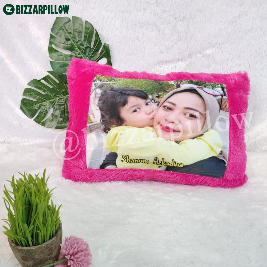 Bizzarpillow  Bantal Foto Custom Bulu Rasfur 40x60 cm BZ101