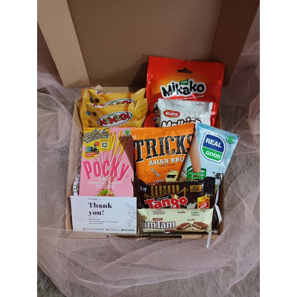 

HAMPERS SNACK / KADO ULTAH / KADO WISUDA / HAMPERS SNACK MURAH MALANG