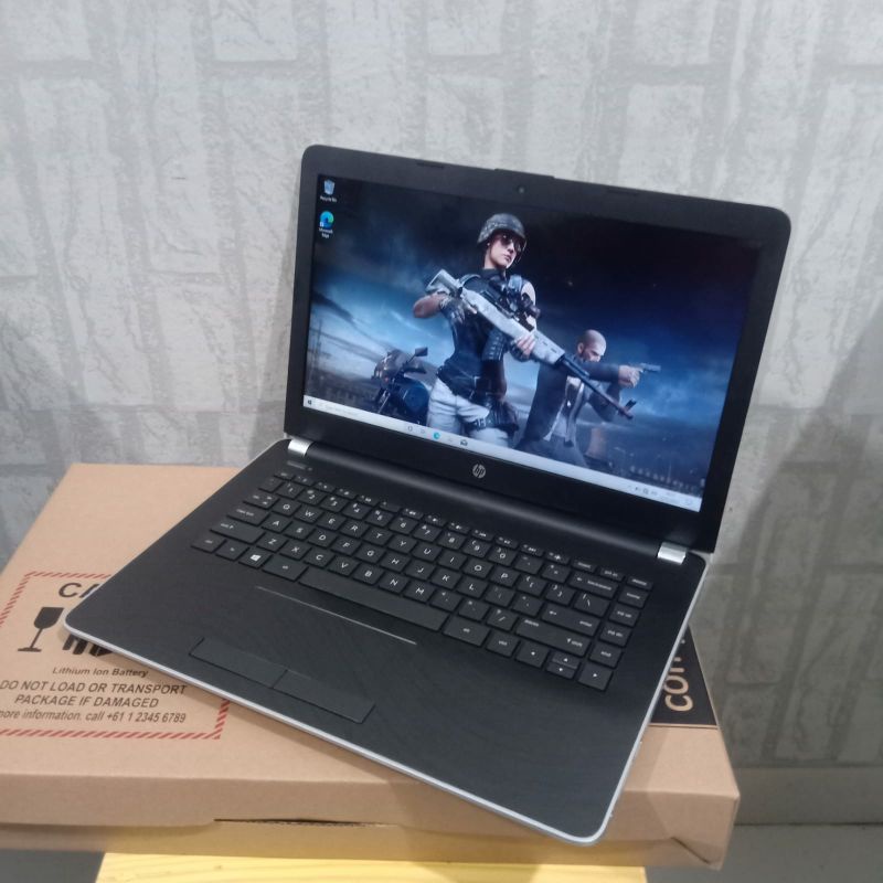 Laptop HP 14 - bw013AU Amd A6-9220 Vga Amd Radeon R4 Ram 4GB HDD 500GB Layar 14 inch Windows 10 Full aplikasi siap pakai