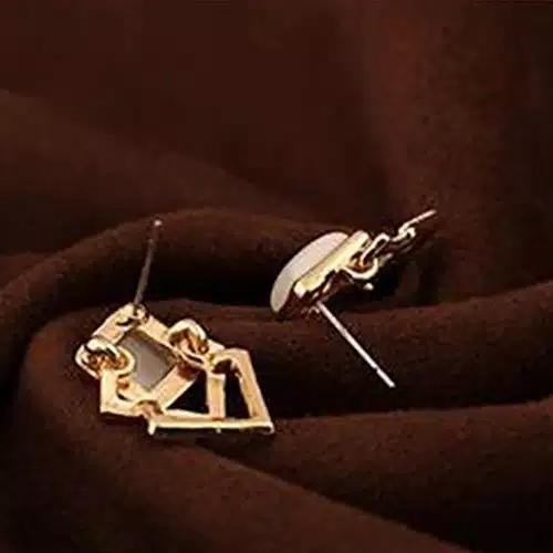 Anting Tusuk Wanita Bentuk Persegi Model Hollow Warna Emas