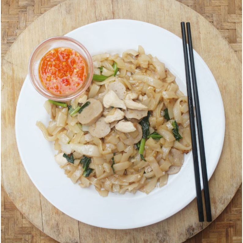 

Kwetiau goreng frozen topping daging ayam+baso