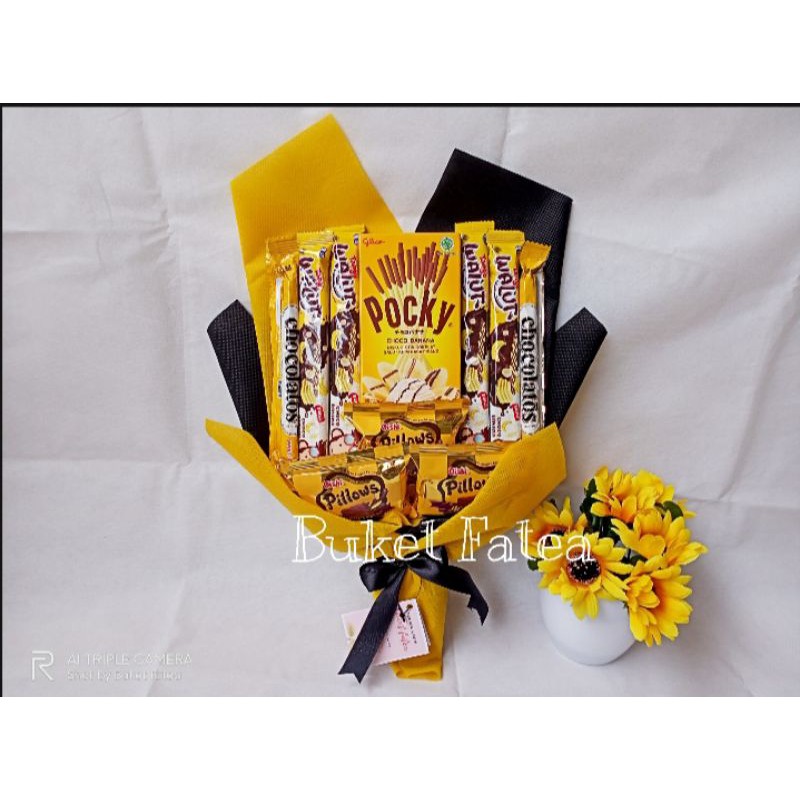 

READY Buket snack kuning Wisuda buket jajan HANYA BUKET TANPA BUNGA