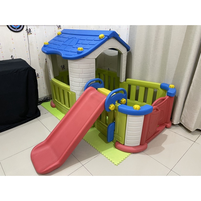 Tobebe Big Happy Playhouse with slide Preloved rumah rumahan prosotan bekas