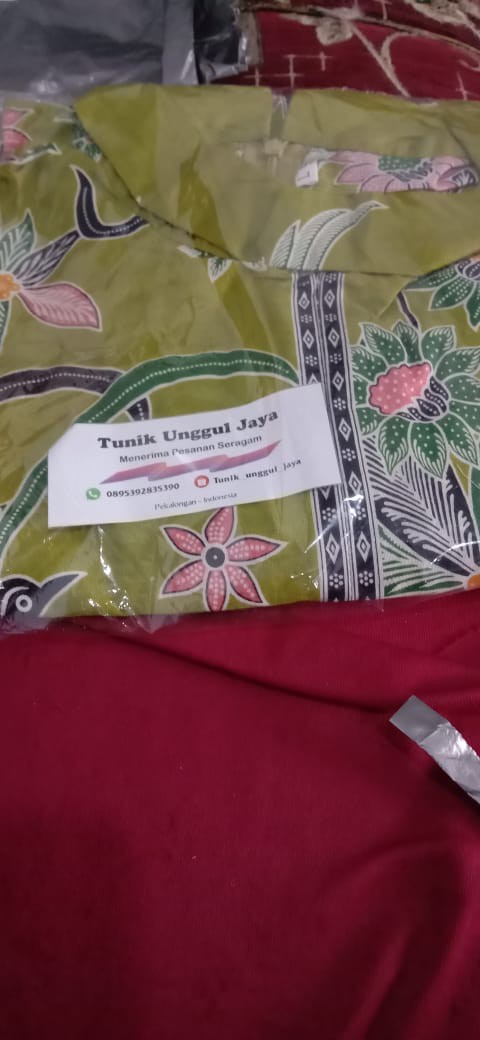 Tunik Batik Unggul Jaya Gempi Lily Hijau