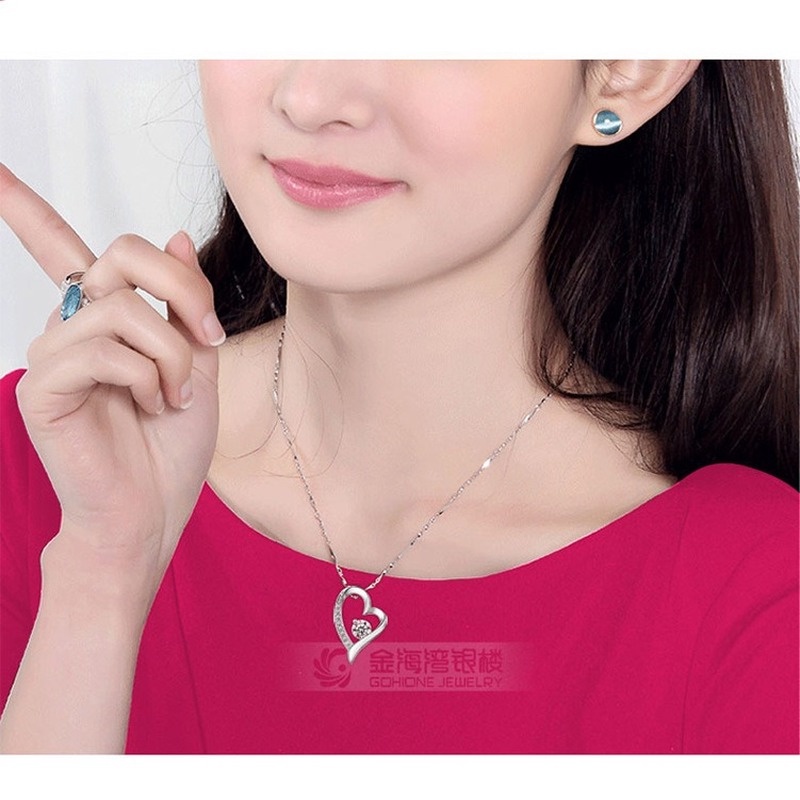 [Ready Stock]Fashion Simple Silver-Plated Necklace with Diamond Heart-Shaped Pendant