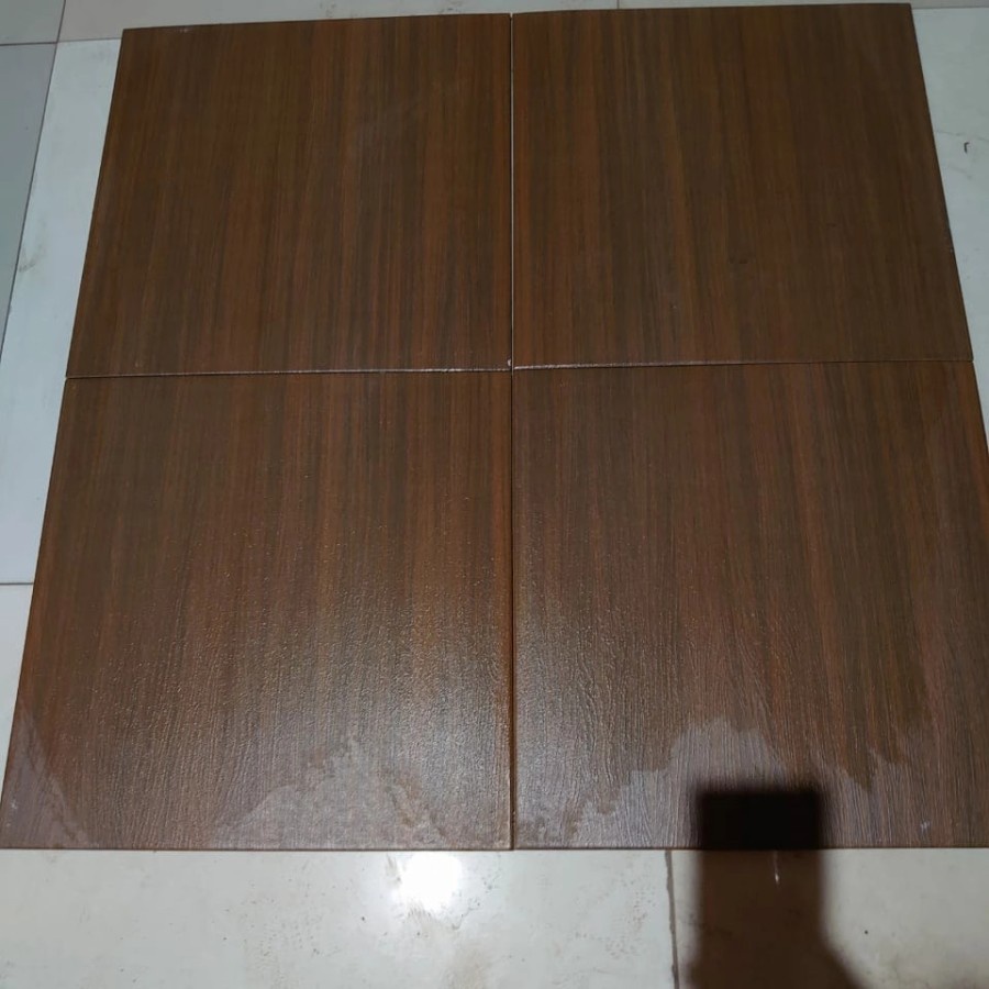 Keramik Lantai 40x40 Matt Kasar Motif Urat Kayu | Keramik lantai taman - keramik lantai teras - kera