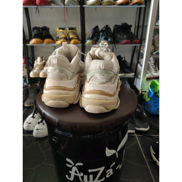 Balenciaga Triple S (Sepatu Bekas)