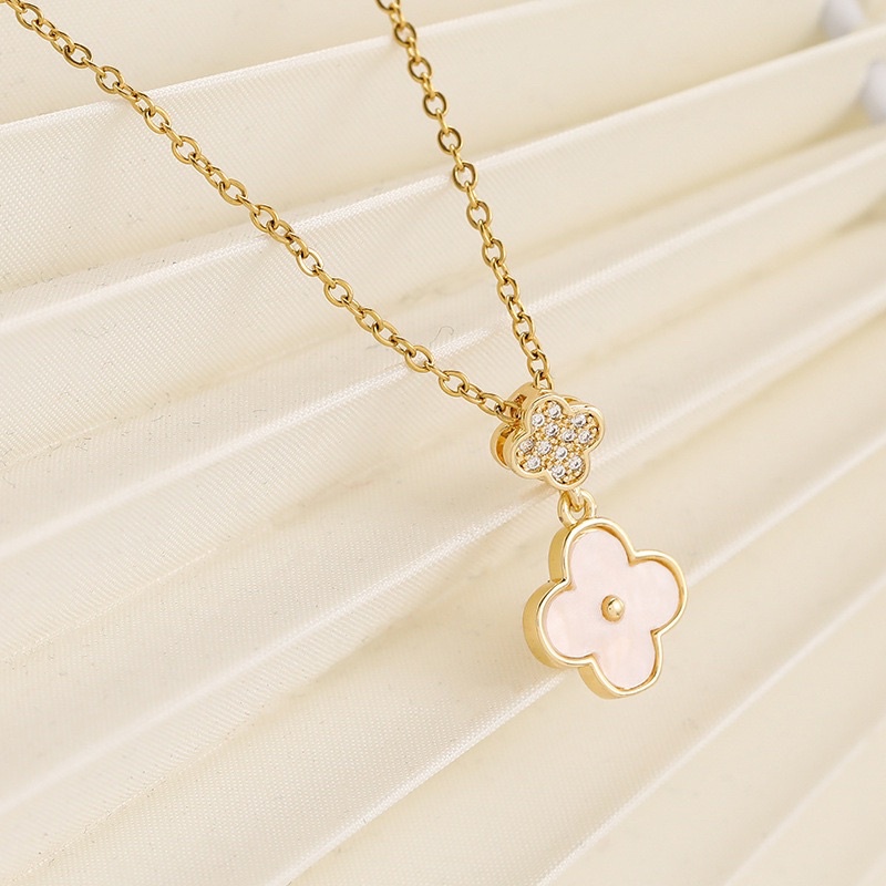 kalung clover bunga putih cantik titanium asli