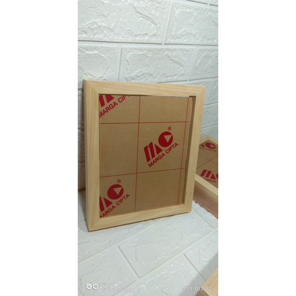 Frame Foto 2D ukuran A3+ (32x48) kaca akrilik