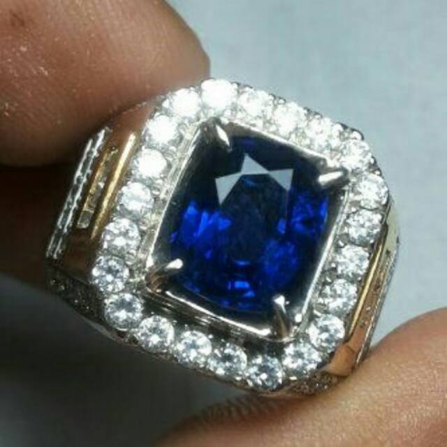 Natural blue sapphire