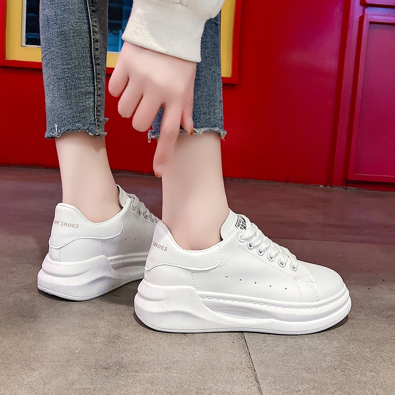 【CUCI GUDANG 】Sepatu Sneakers wanita putih Korea baru siswa bersol tebal sepatu olahraga kasual bernapas