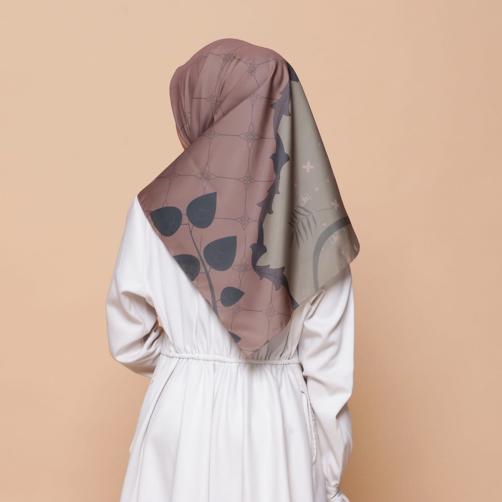 KERUDUNG SEGI EMPAT PRINTING MOTIF JILBAB SEGIEMPAT HIJAB SEGIEMPAT SCARF AGUSTIN