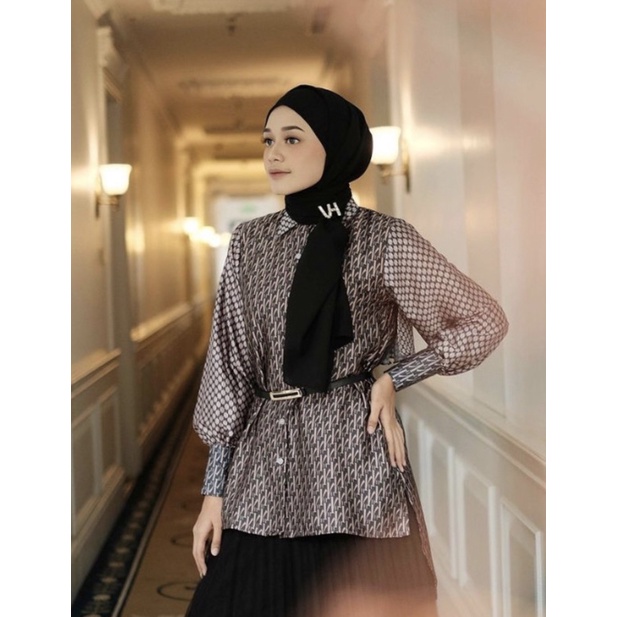 Mono Shirt by Vanilla hijab || Oscar S