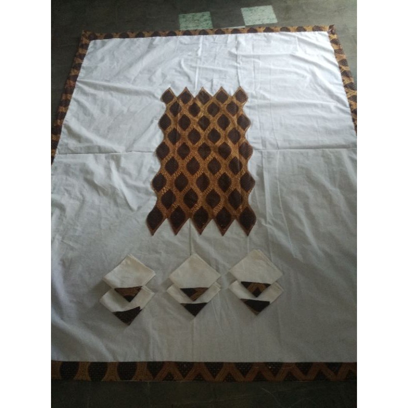 Taplak Meja Guru Kreatif Cara Golden