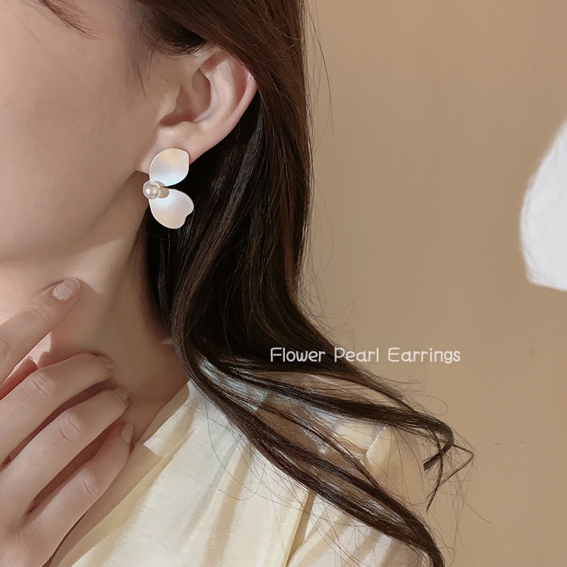 Anting stud Desain milk white Untuk Wanita