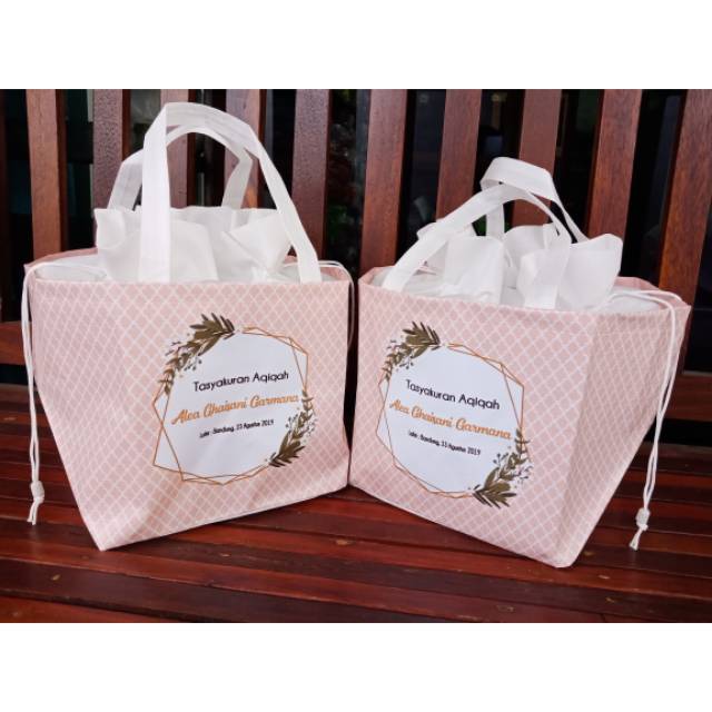 

Tas souvenir hajatan model serut box 20x20 murah