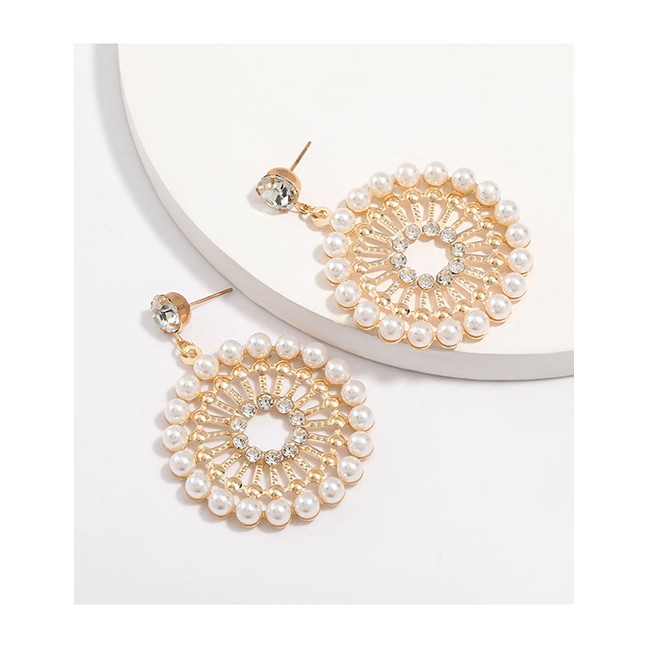 LRC Anting Tusuk Fashion Golden Round Alloy Diamond And Pearl Openwork Earrings K10066