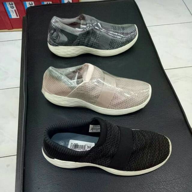  Fladeo shoes  cewe sale Shopee Indonesia