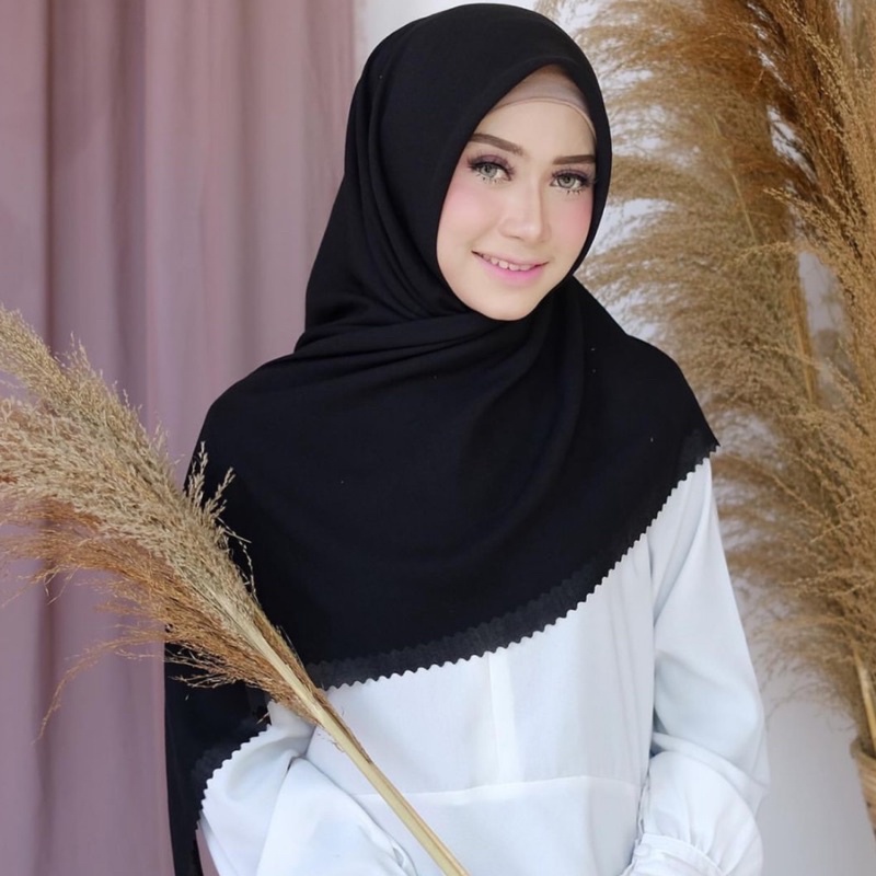 Jilbab Segi Empat Voal Miracle